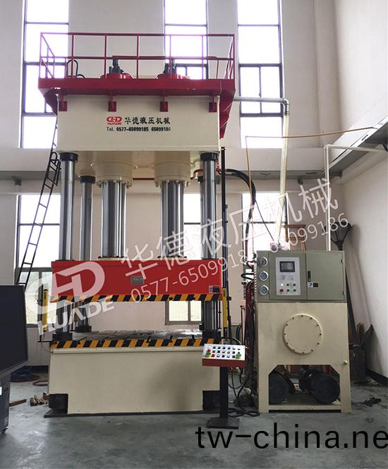 HDY32係(xi)列(lie)四(si)柱(zhu)液壓(ya)機(ji)